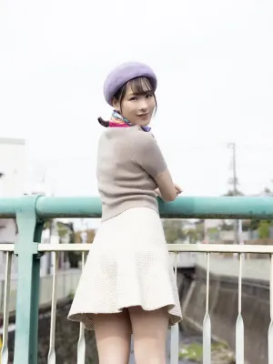 무라카미 유카 사진집 버스 가이드 누드 여행으로