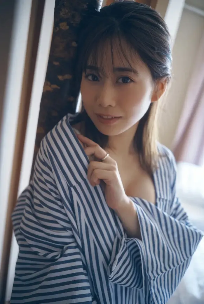 마리리 오쿠츠 FLASH 디지털 사진집 『프로포즈』Set.01