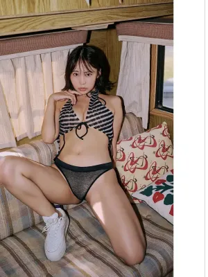 나루미 아오이 시에리 쿠라사와 위클리 플레이보이 2025년 44호