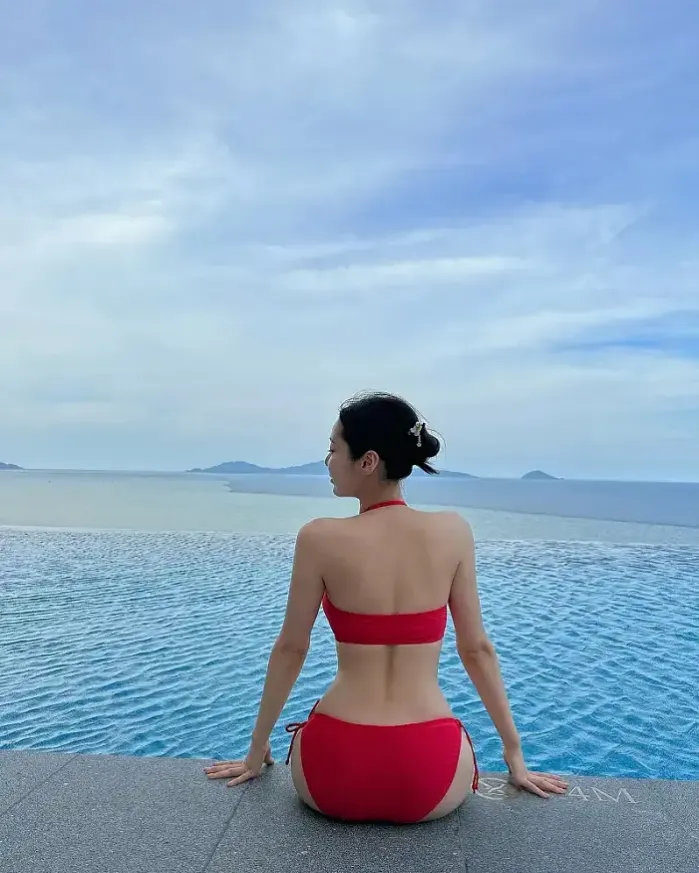 야외 수양장 보다 고층 수영장이 메인