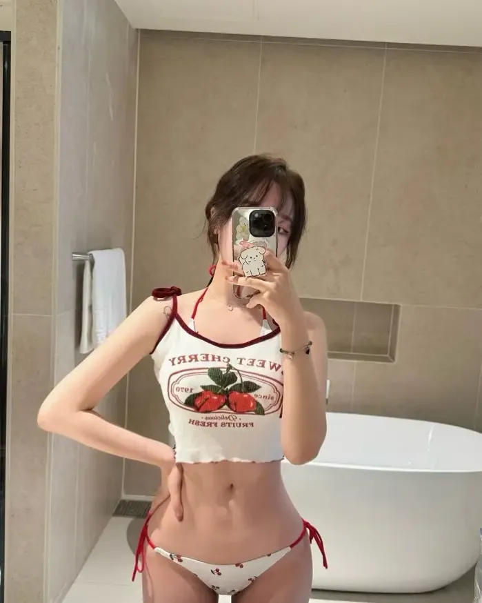 귀여운 수영복 자랑녀