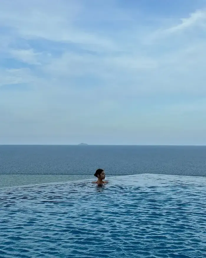 야외 수양장 보다 고층 수영장이 메인