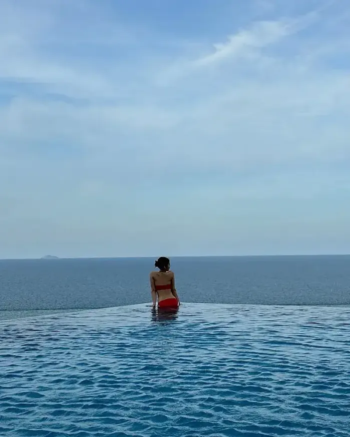 야외 수양장 보다 고층 수영장이 메인