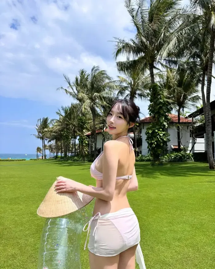 더운나라가 체질이라는 비키니녀