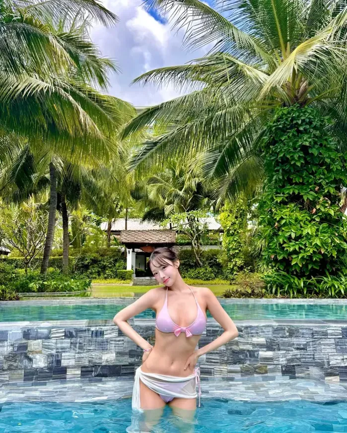 더운나라가 체질이라는 비키니녀