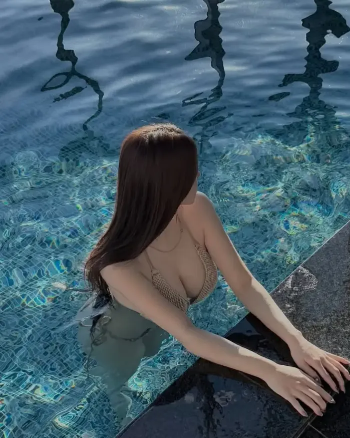 비키니에 진심인 처자