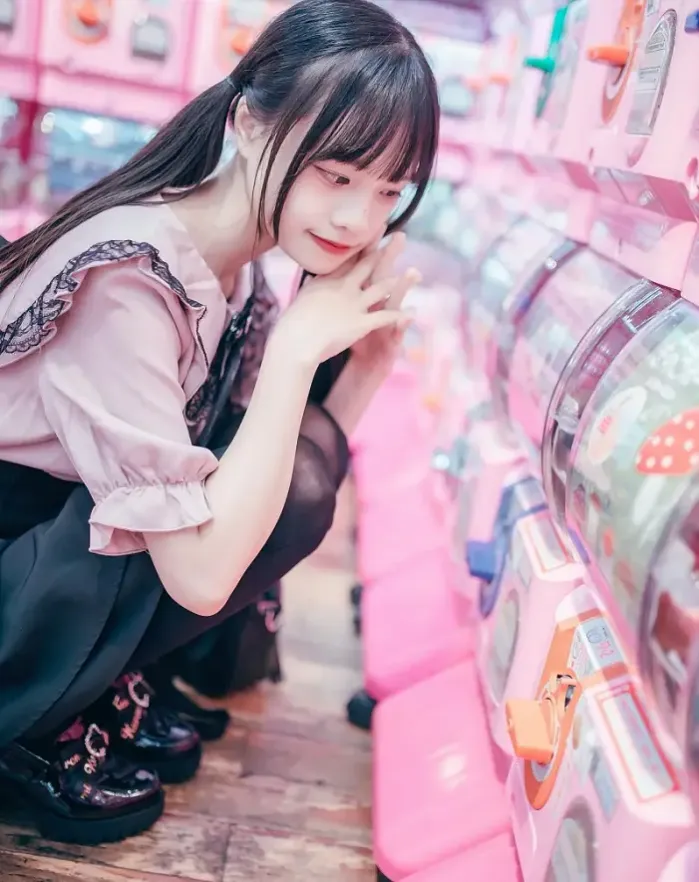 뽑기방에서 팬티 보여주기