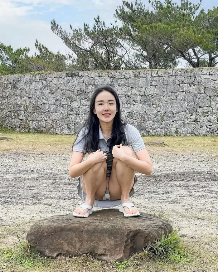 노골적으로 빤스 보여주기