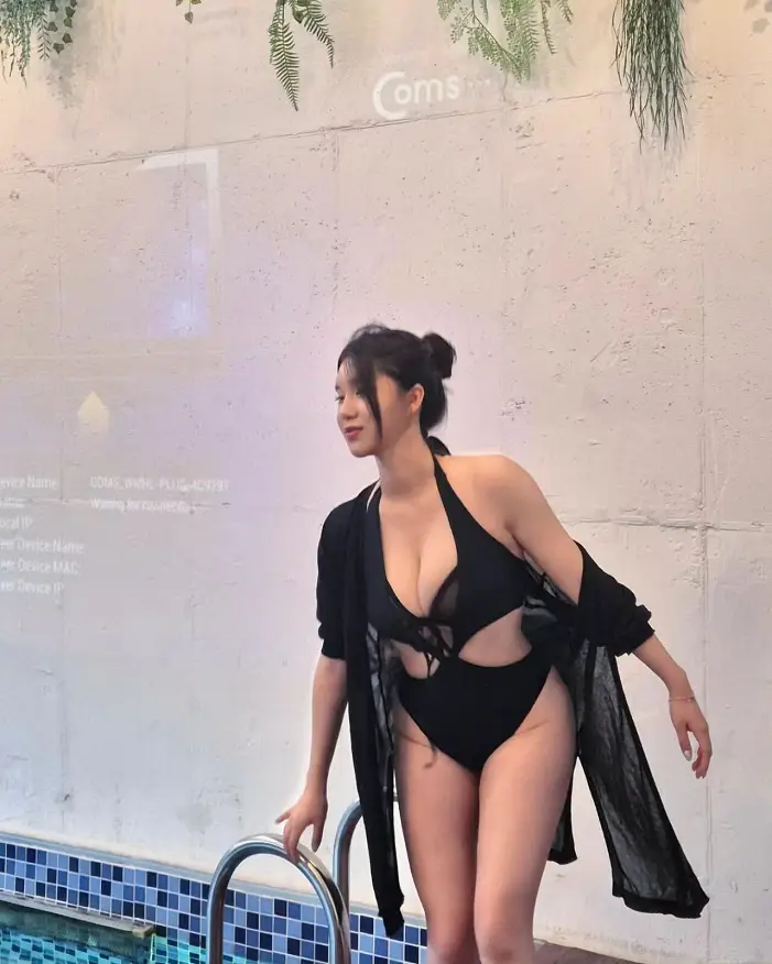 운동하는 수원특례시 김현영 치어리더 시스루