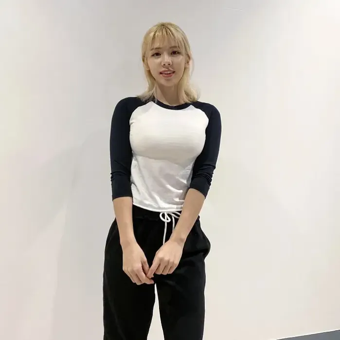 원조 얼짱 여자 헬스트레이너 호불호 몸매