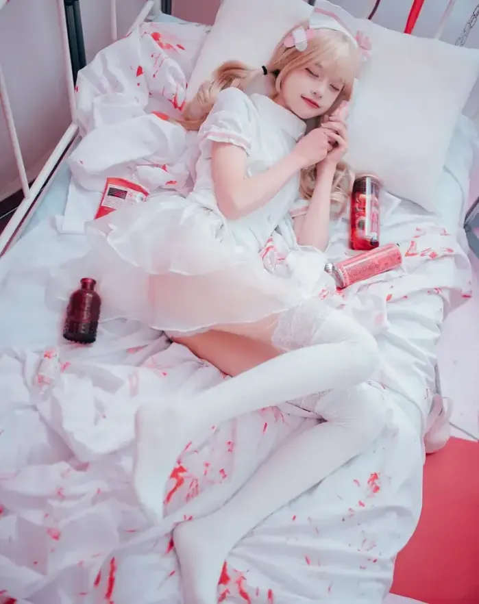 핑크 간호사 코스프레