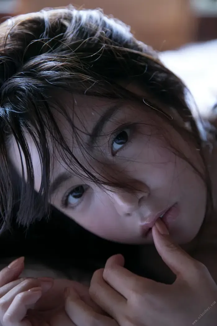 나카무라 미카미, 사진집 [등 뒤로] Set.02