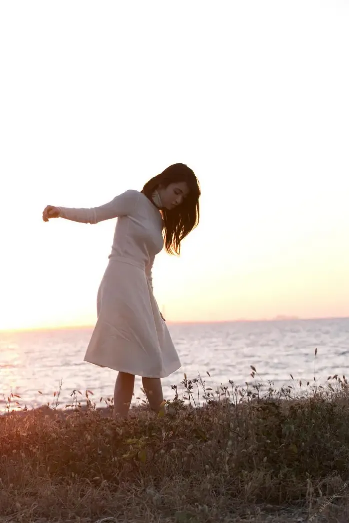 나카무라 미카미, 사진집 [등 뒤로] Set.02