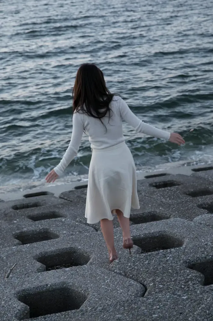 나카무라 미카미, 사진집 [등 뒤로] Set.02