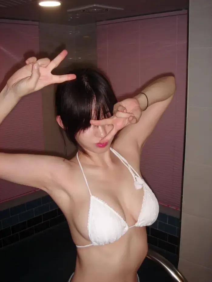 75E컵 모델 김우현 비키니 몸매