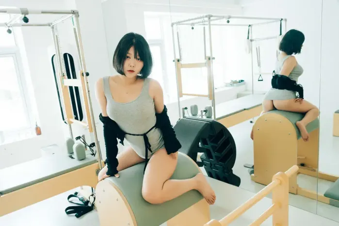 ZIA.Kwon 권지아, Haivia Photobook ‘Oily’ Set.01