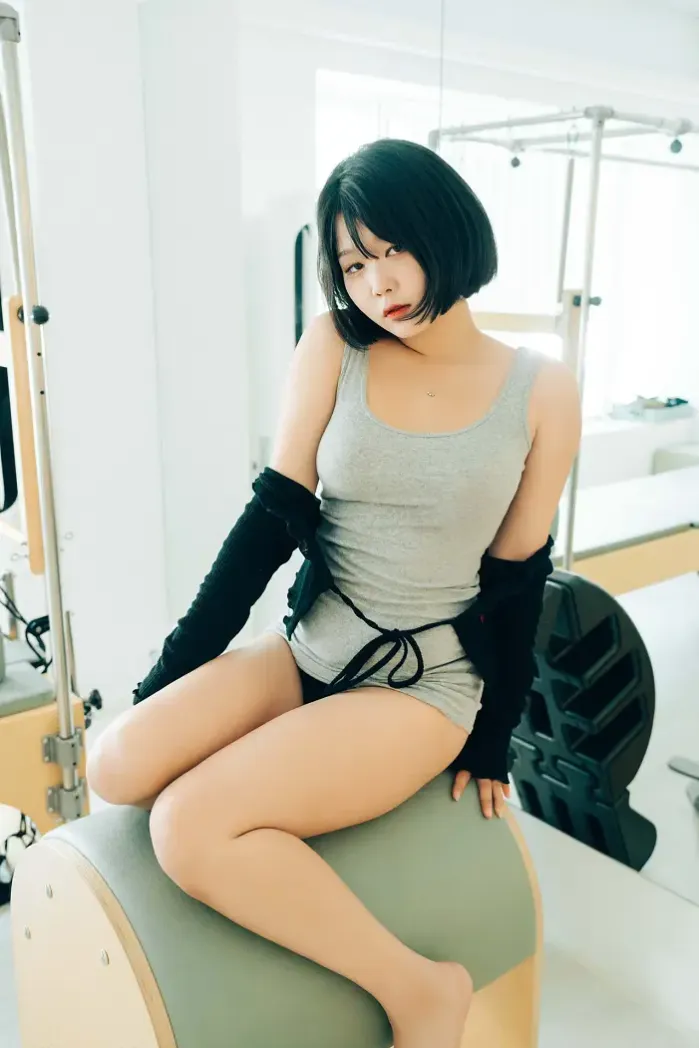 ZIA.Kwon 권지아, Haivia Photobook ‘Oily’ Set.01