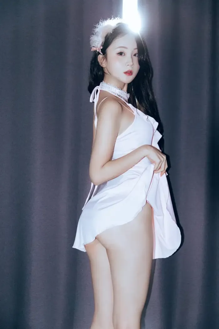 Hanseul 한슬, PhotoBook 「Black Swan」 Set.01