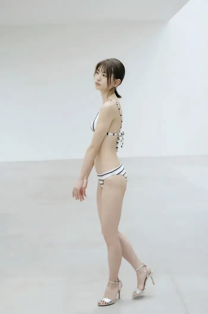 야마다 미나미, FRIDAY 디지털 사진집 [이제 어른이니까] Set.02