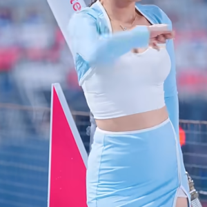 진짜 핏이 완벽하다ㄷㄷ Up! 아웃송 김진아 치어리더