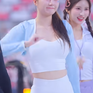 시선강탈 김정원ㅋㅋ Up! 아웃송 김해리 치어리더 Kim Haeri Cheerleader ktwiz