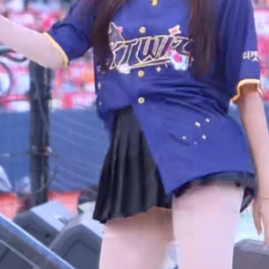 KT간판 치어리더 김진아 Kim jina 의 피리춤 아웃송 챌린지
