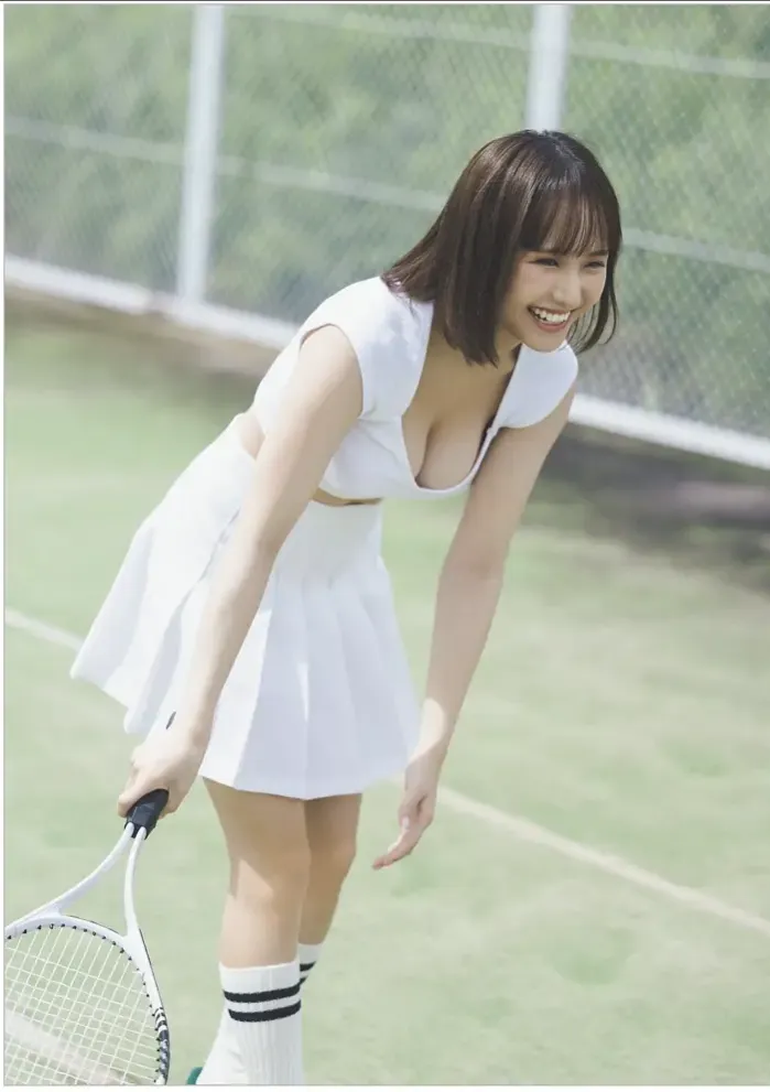 니이야 마유, 위클리 플레이보이 2025년 42-43호