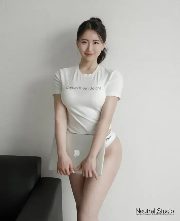 청순한 얼굴에 그렇지 못한 몸매