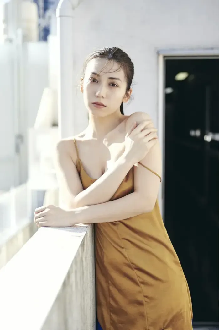 사토 아이리, FRIDAY 사진집 「신주쿠 론리네스」 Set.02