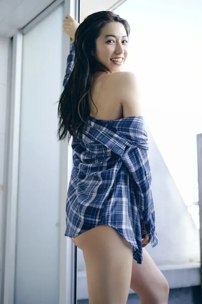 사토 아이리, FRIDAY 사진집 「신주쿠 론리네스」 Set.02